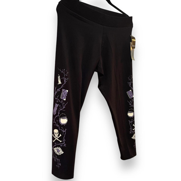 Torrid 1 (1X 14/16) Disney Hocus Pocus Binx Skull X Bones Black Crop Leggings - Picture 1 of 5
